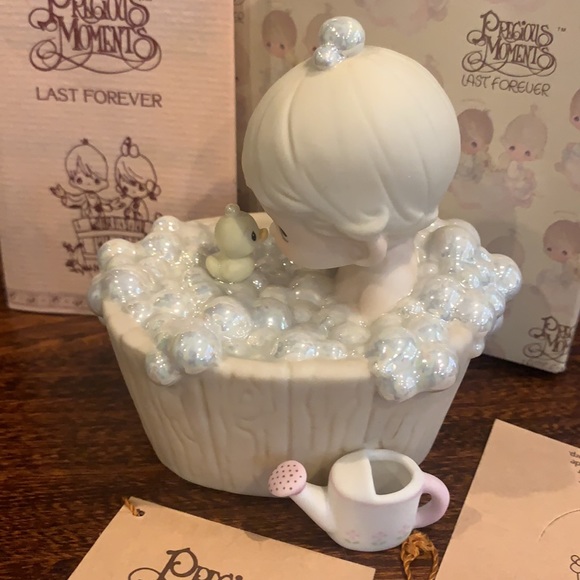 Precious Moments "A Tub Full of Love" 112313